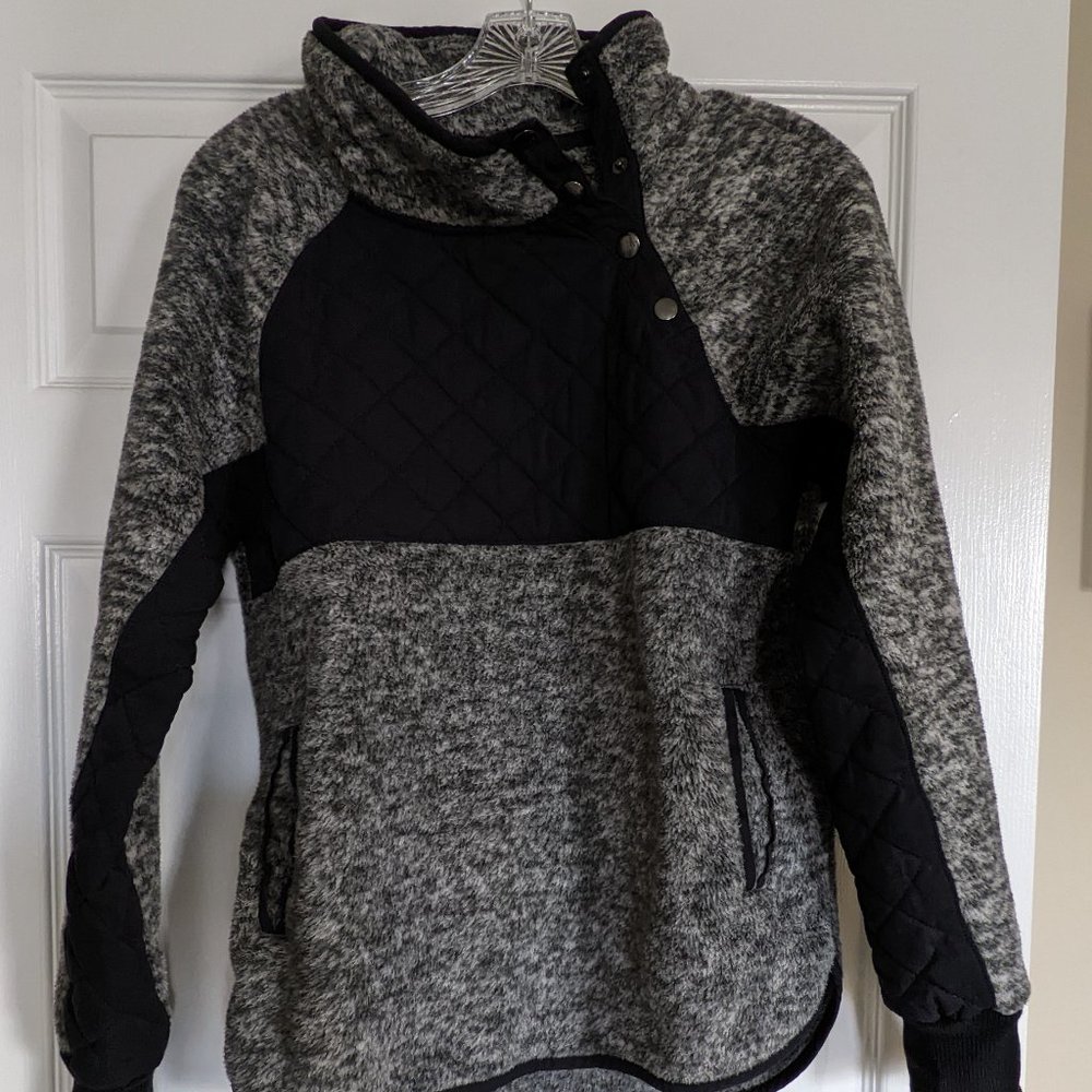 Abercrombie Asymmetrical Snap Up Fleece